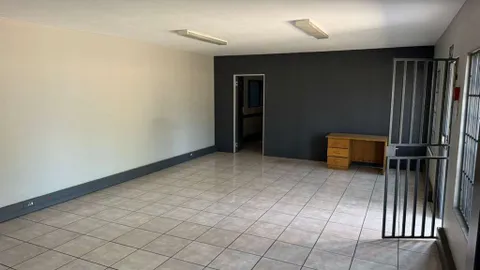 WhatsApp Image 2025-10-24 at 15.09.30_93695b01